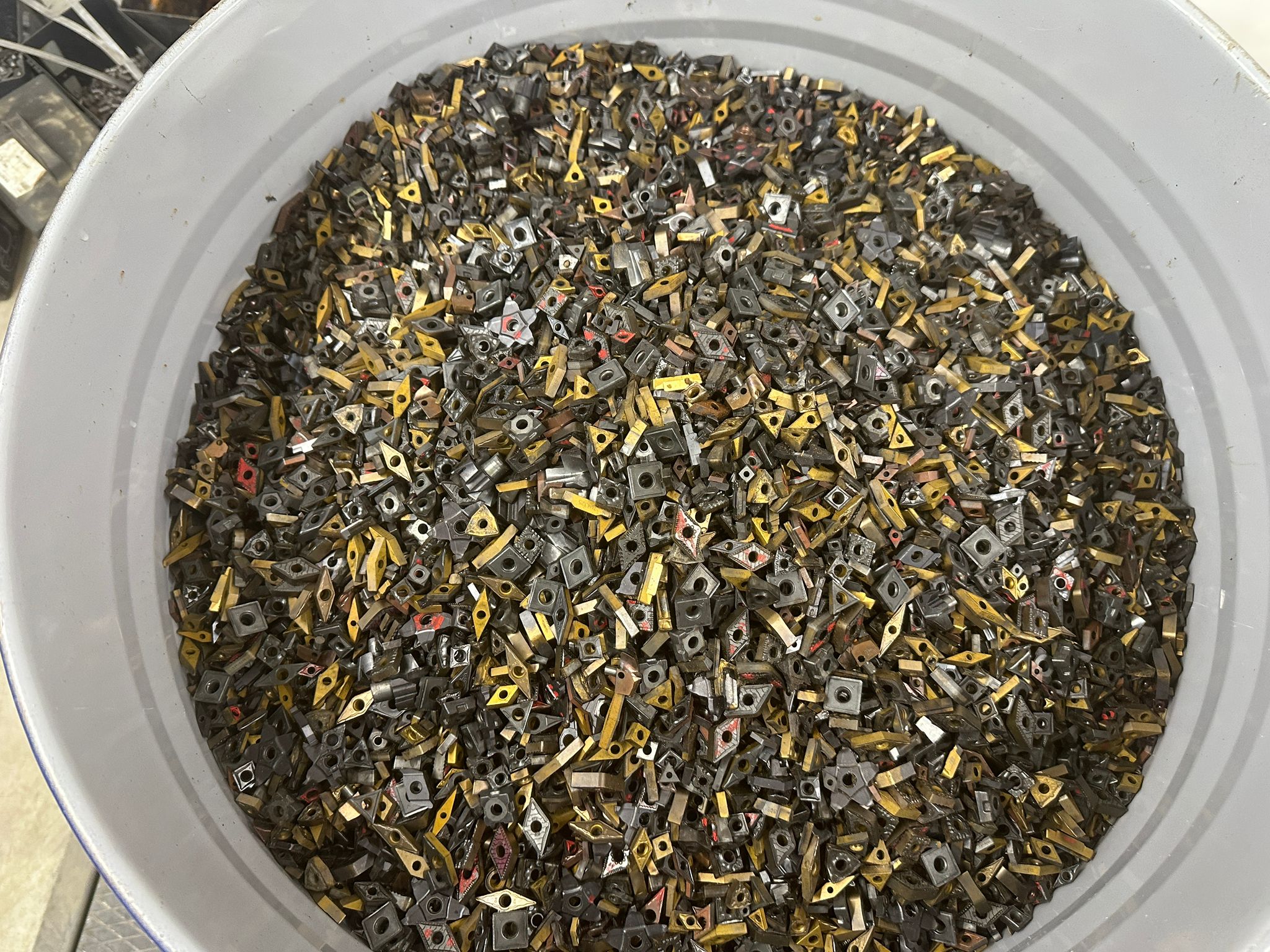 Tvrdokovové destičky připravené k recyklaci